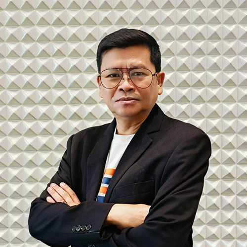 ชัยพร จันทน์โรจน์ — บรรณาธิการบริหาร